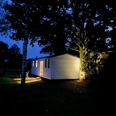 Tiny House Auf Pferdehof 워렌도르프